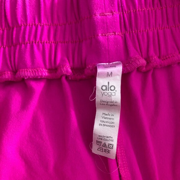 Alo Yogo Shorts - Picture 2 of 3
